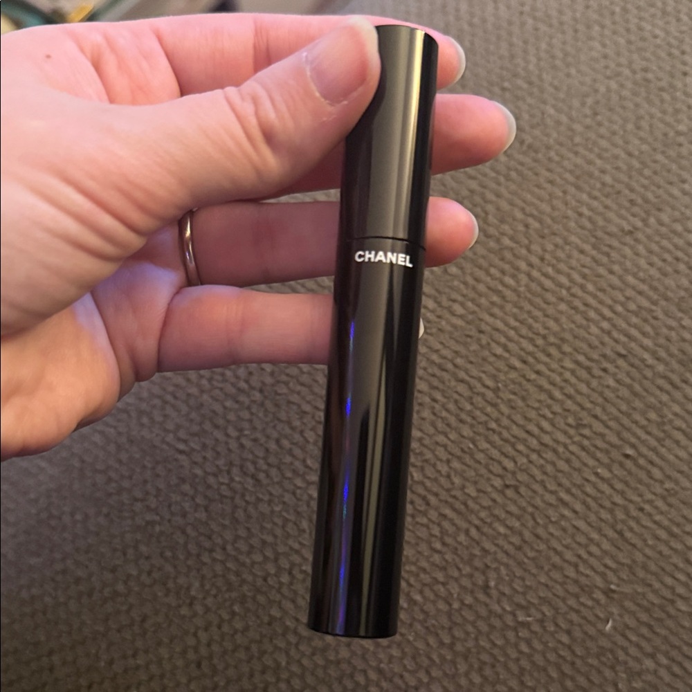 CHANEL Le Volume Mascara - Noir - Picture 3 of 5